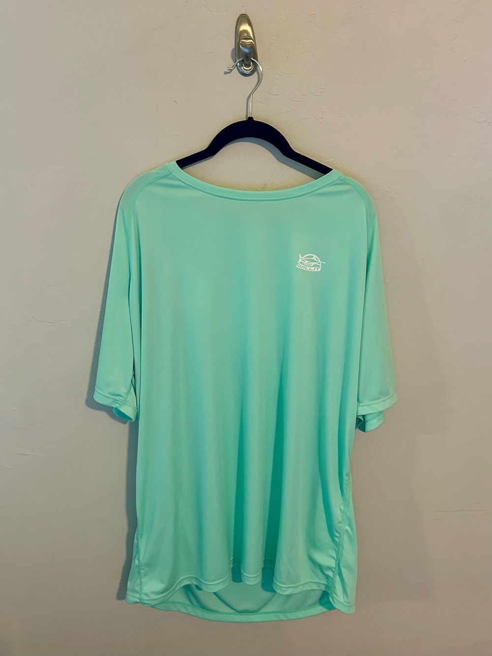 WILLIT Seafoam Green Crew Neck Performance Top